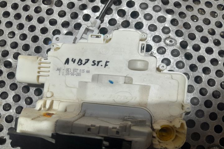 Broasca usa fata stanga 8E1837015AA 8E1837015AA Audi A4 B7