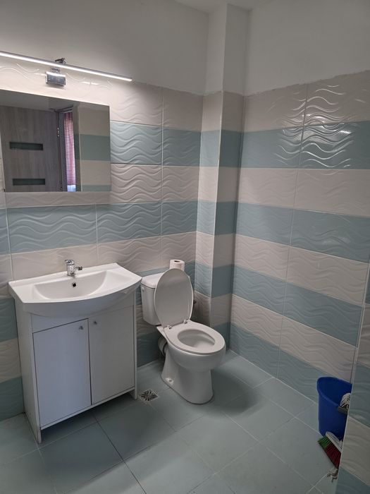 Închiriez garsoniera în bloc nou cu loc parcare