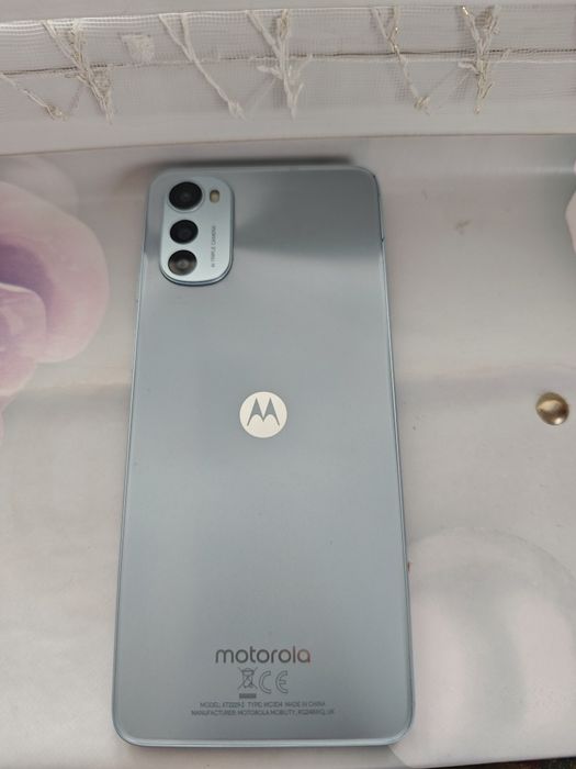 Vând Motorola e32(s)