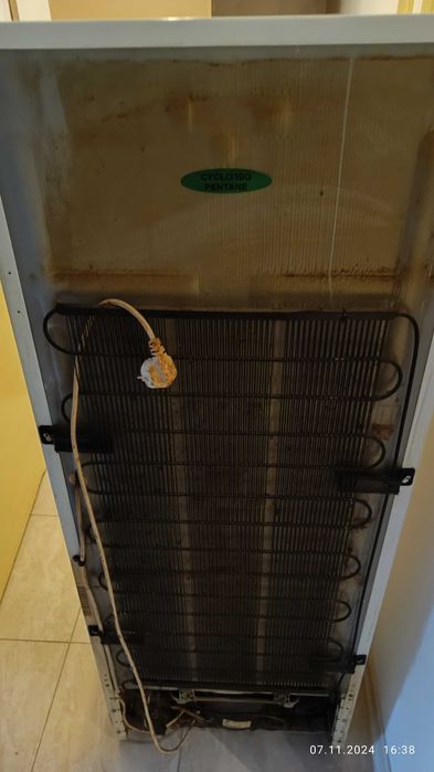 Намален! Продавам хладилник с горна камера Bess