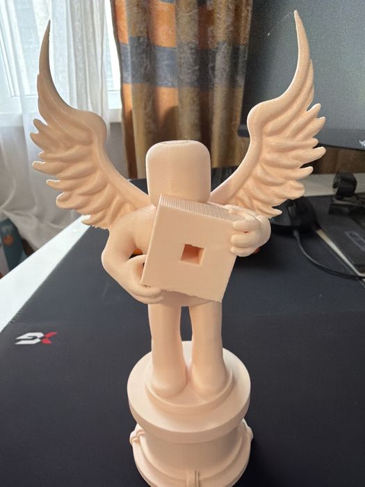 Продаём роблокс модельку в подарок даём робукс