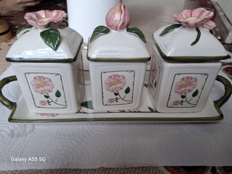 Set colecție Vileroy&Boch ,,Windrose-Charm’’ 4 piese, Tavă+3 borcane