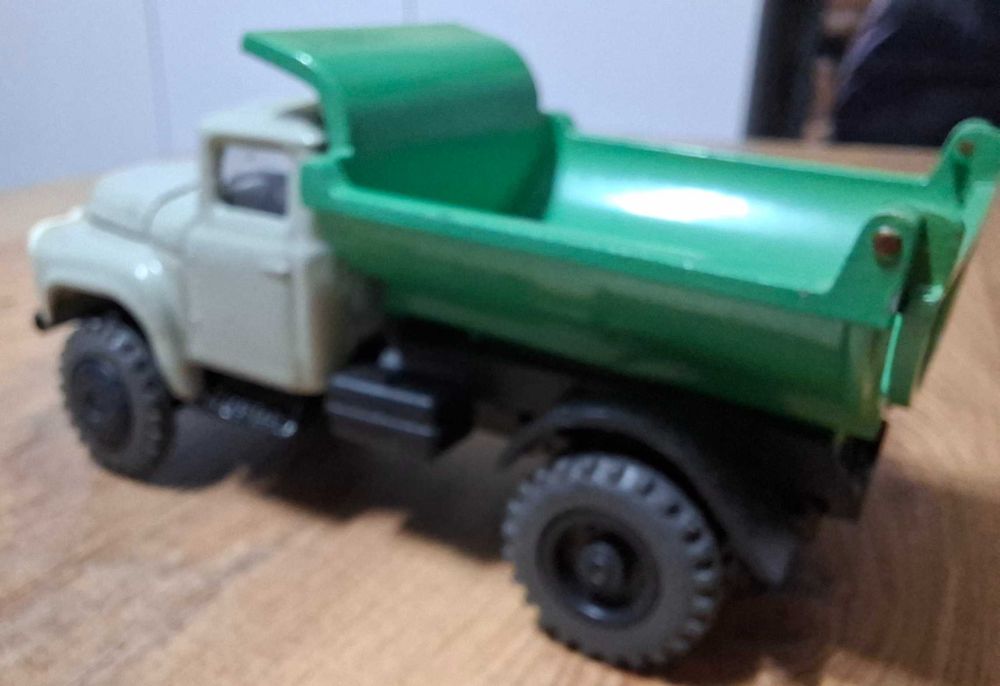 Светски СССР метален модел ЗиЛ в мащаб 1:43