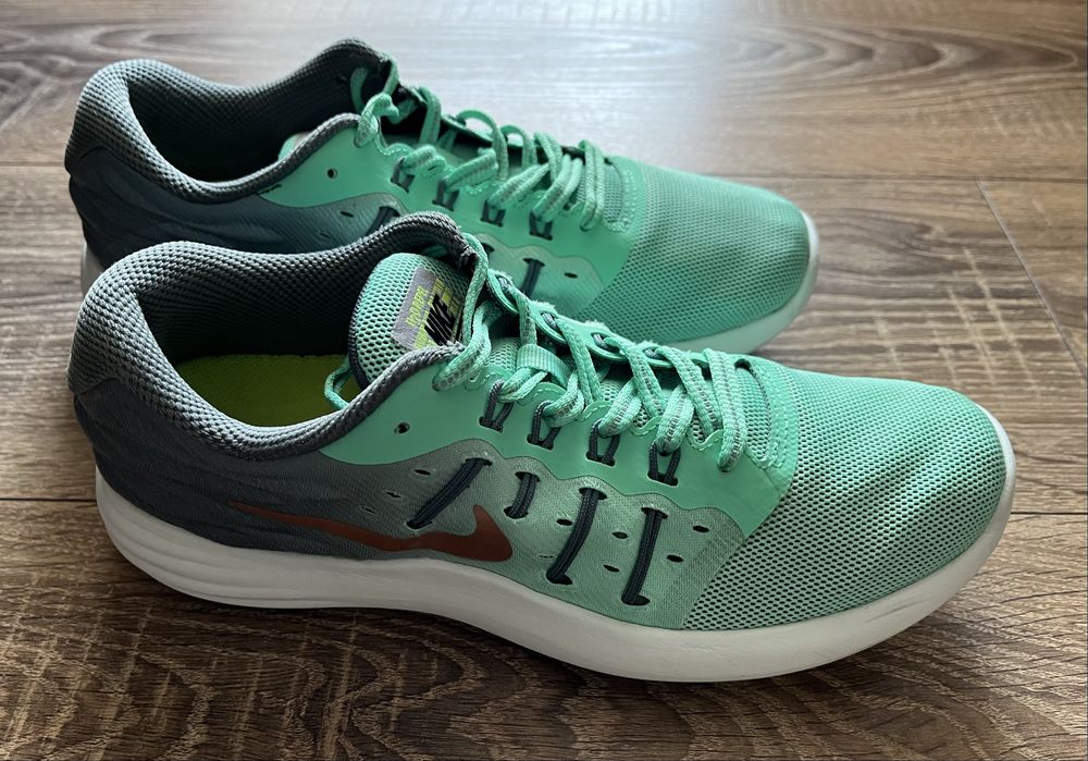 Adidași Nike Lunarstelos Shield pentru femei, mărimea 39