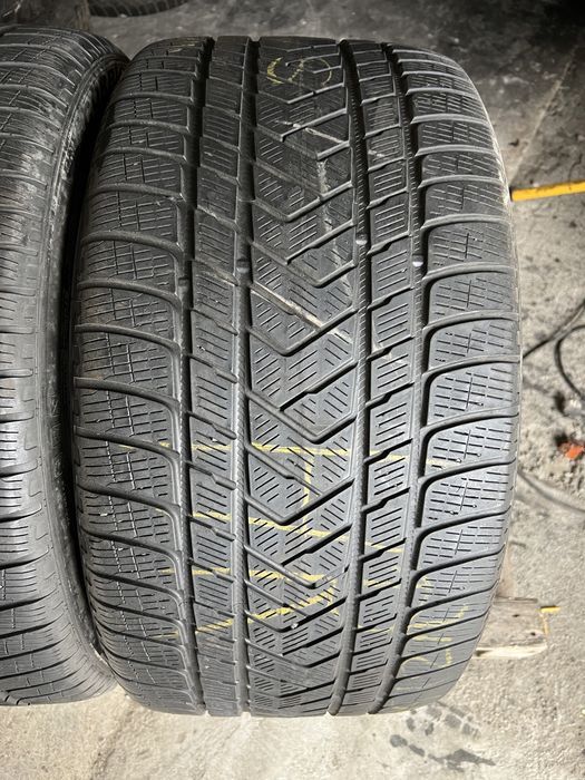 2 anvelope de iarna 305/35/21 pirelli!
