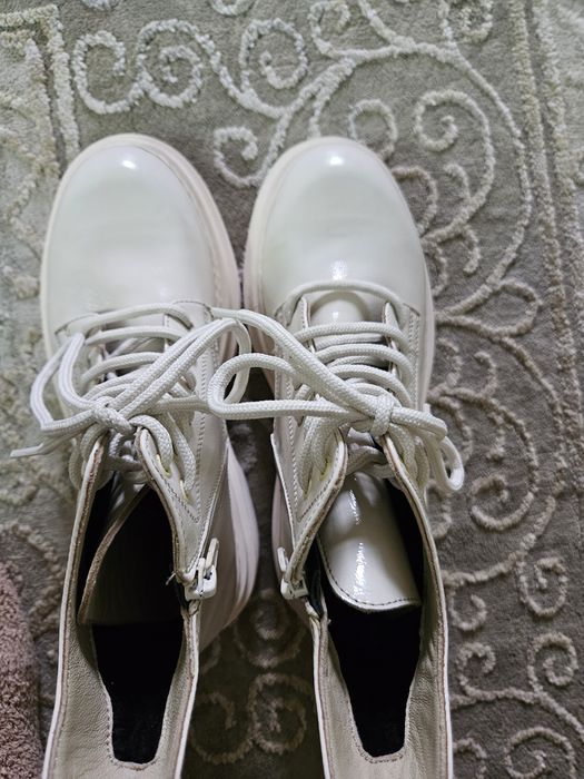 Новые, кожаные сапоги. Ботинки.