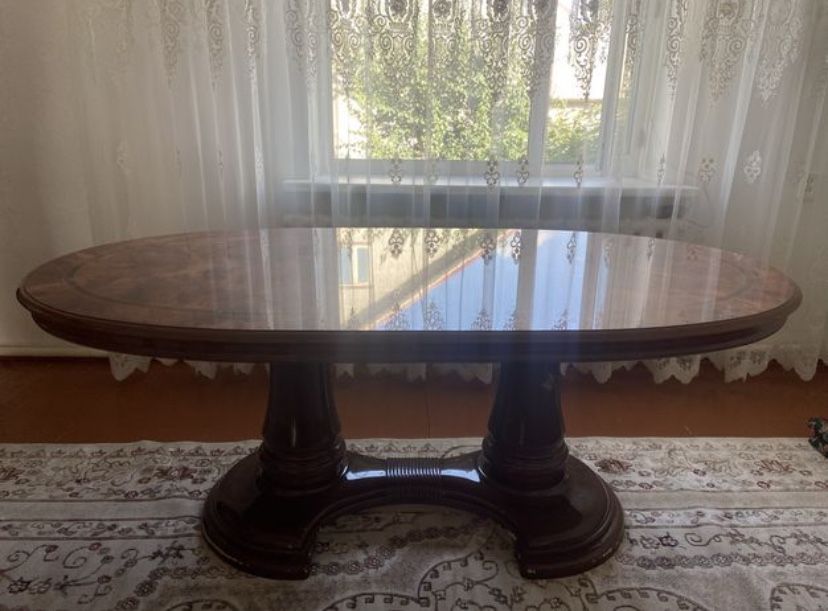 Продам стол