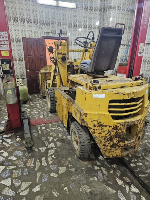 Мини погрузчик японец