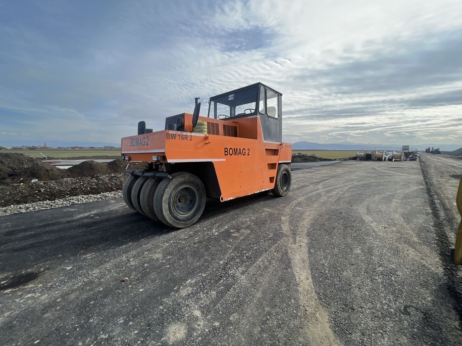 Cilindru compactor multipneu gumat