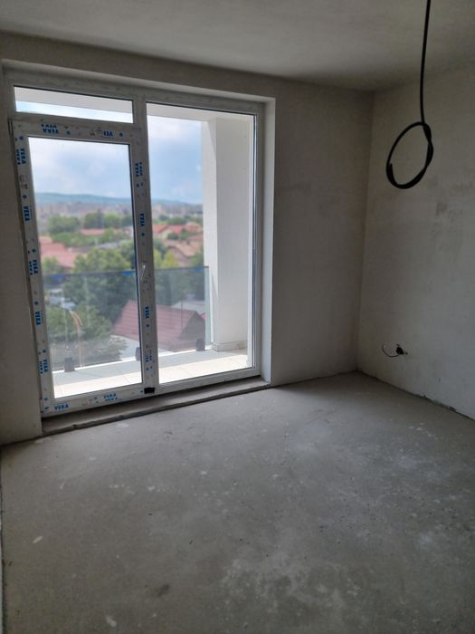 Apartament cu 3 camere strada Câmpina