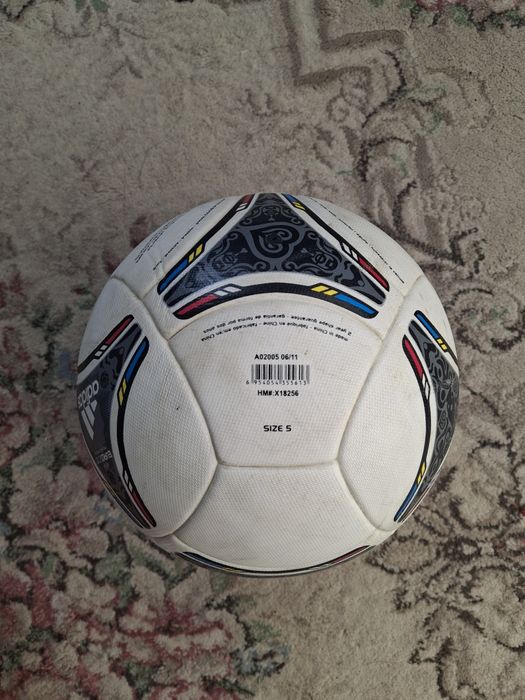 Продам мяч Евро 2012+насос,иголка