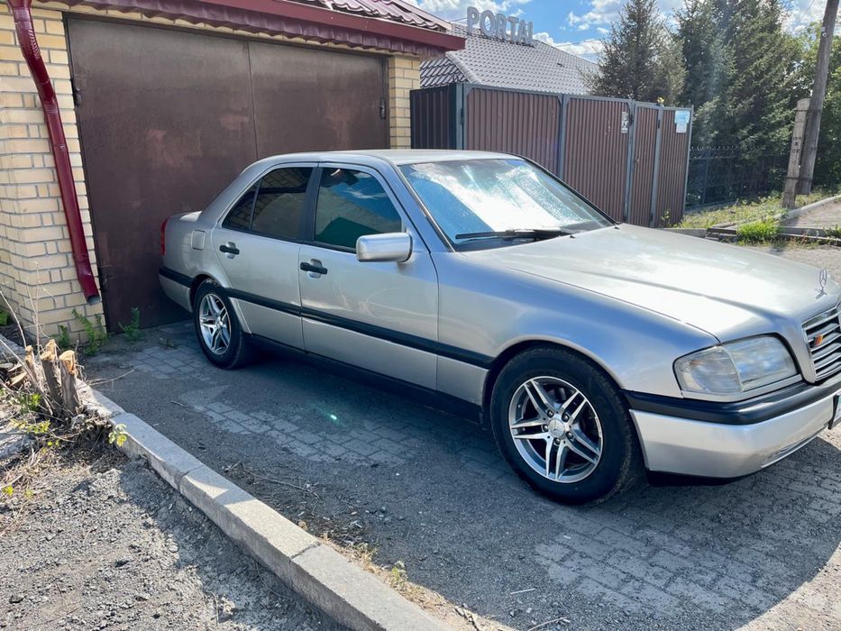 Mercedes Benz C180