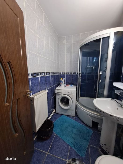 Vând apartament cu 5 camere,scara interioara,3 balcoane,ultracentral