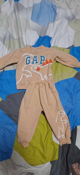 Подам вещи детские