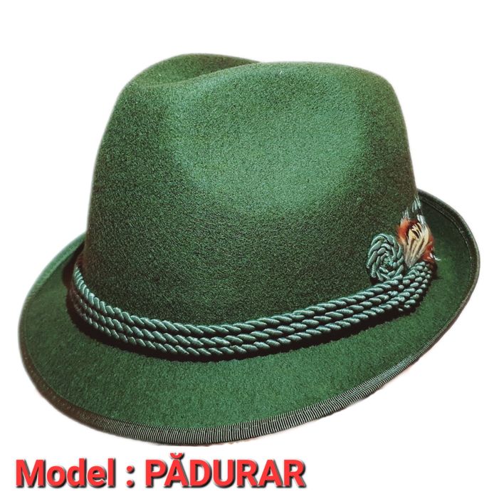 Palarie Vanator verde cu șnur și pana