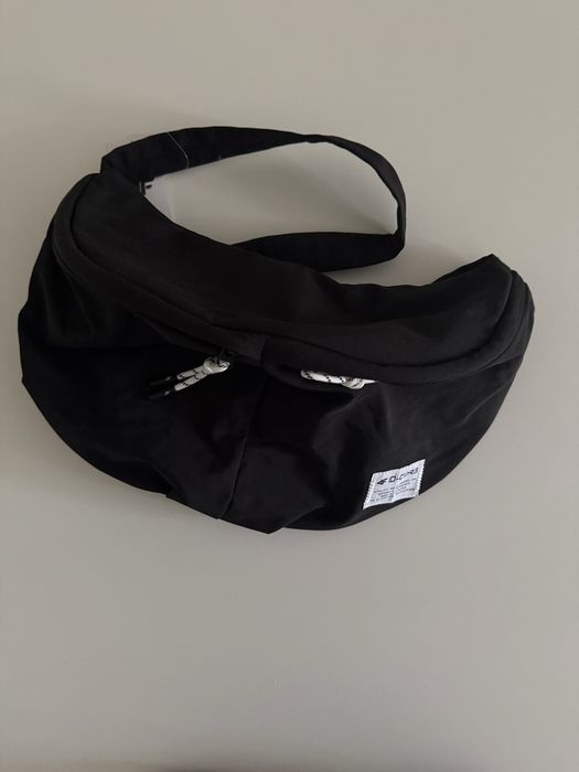 4F Geanta/Borseta Unisex model RAW25ASBGU104-20S, neagra, 45x40x44cm, material sintetic