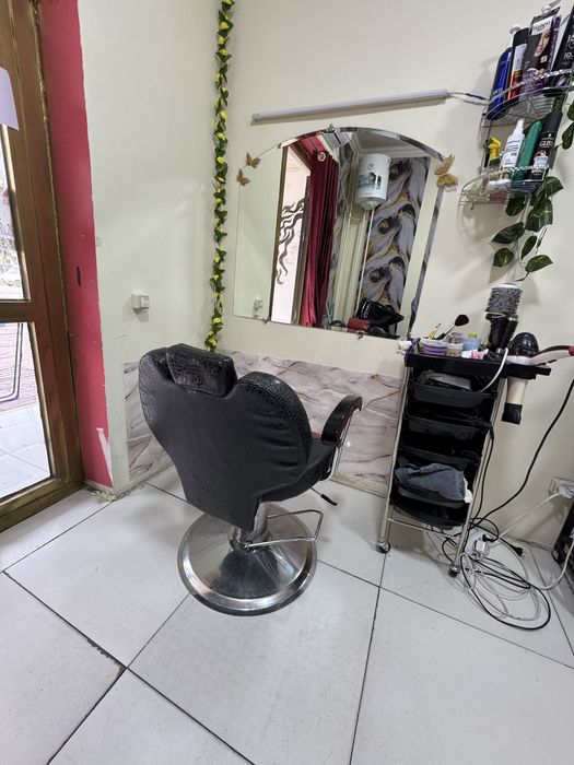Salon uchun Moyka - 350$, Kreslo : 70$, Kushetka kreslo bilan-150$