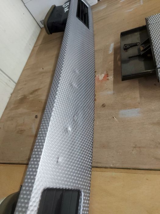 Интериорни лайстни  за бмв е60 е61 преди фейслифта  карбон