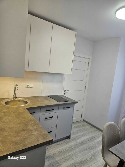 Продава се Тристаен апартамент в Бургас, Братя Миладинови - 42 кв.м за 1761 €/кв.м - Снимка #3