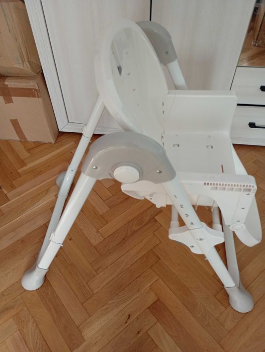 Scaun de masa bebe