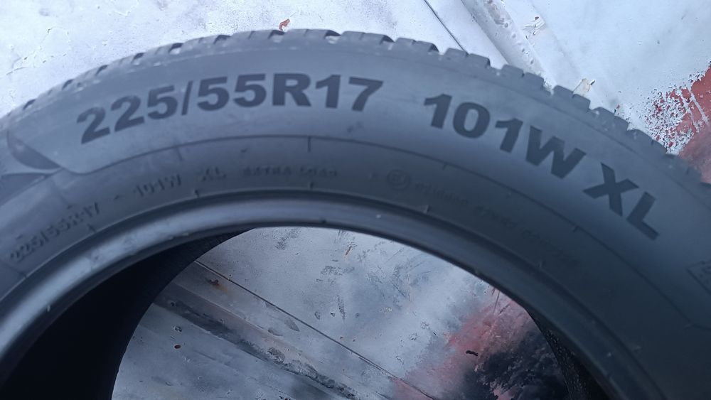 225/55/17 Giti .