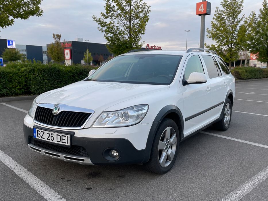 SKODA Octavia 2012 — imagine 1