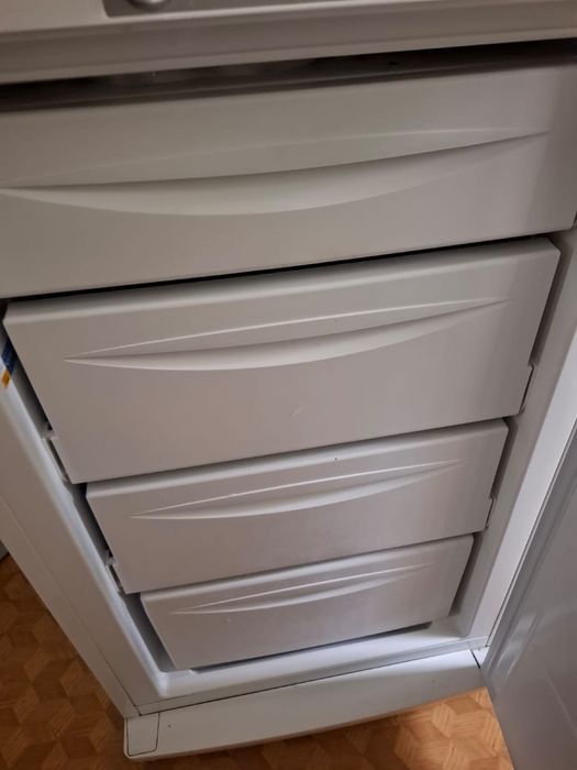 Морозильник indesit