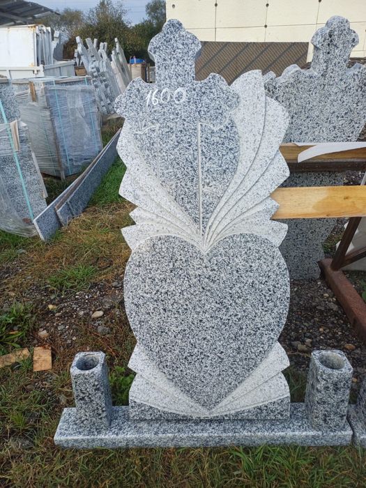 Vând Cruci Granit . OFERTĂ !!!