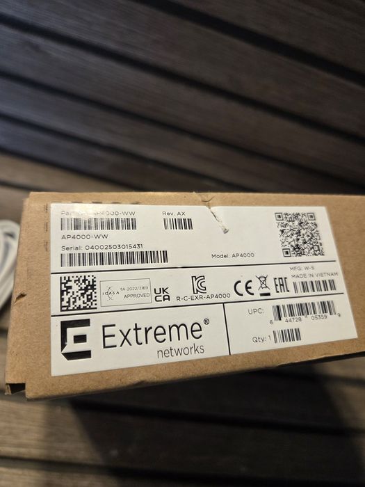 Access Point profesional/enterprise Extreme Networks AP4000-WW WiFi 6E 3.9Gbps – NOU complet