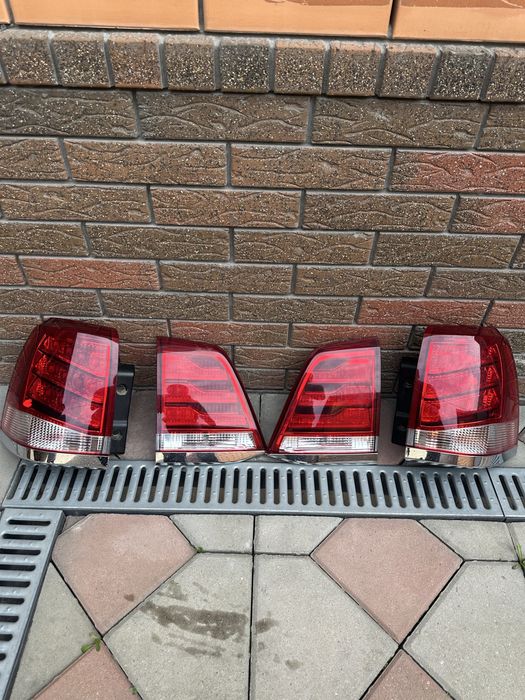 Фары Тойота Ланд Крузер 200