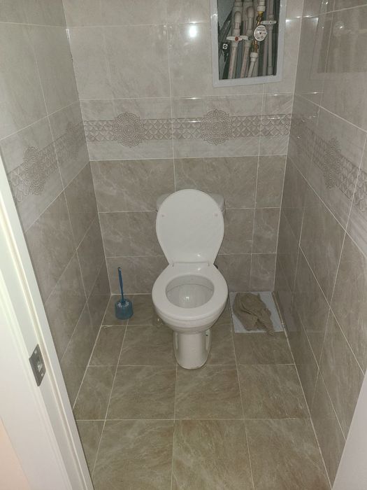 Yangi bozorni oldida joylashgan yangi dom 6 etaj 2 xonali