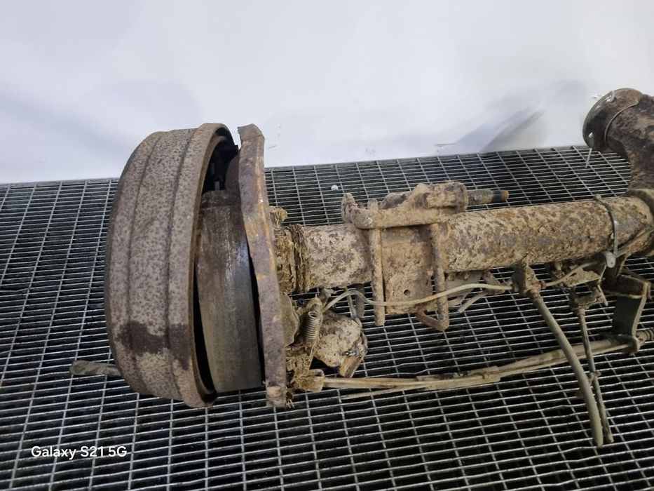 Punte spate Nissan Navara D22 2.5 Diesel 1998 - 2004 SUV 4 Usi (1423) 4x4