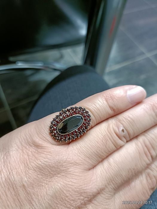 Vind inel din aur 14kt cu granate Bohemia