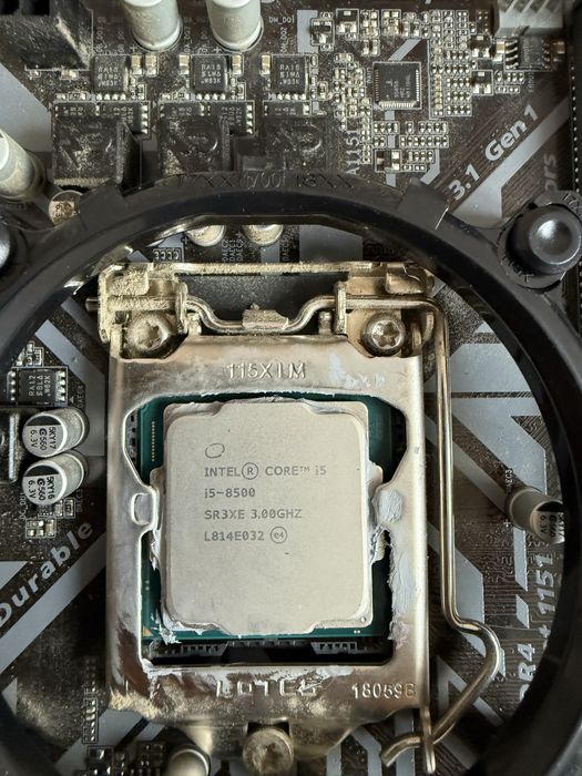 Продавам Комплект intel i5 8500 + дъно H310M DS2 + ID Cooling 802 SD
