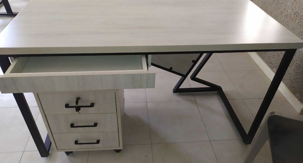 Loft Hitech Офисная мебель