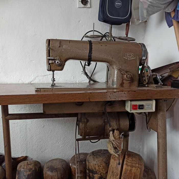 Mașina de cusut electrica