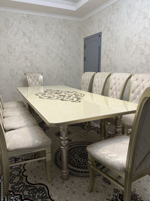 Stol va stullar uy uchun