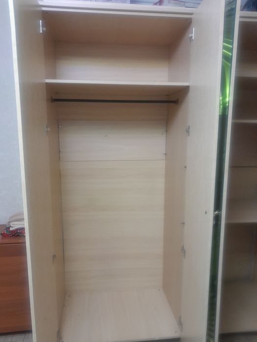 Продам б/у шкаф.