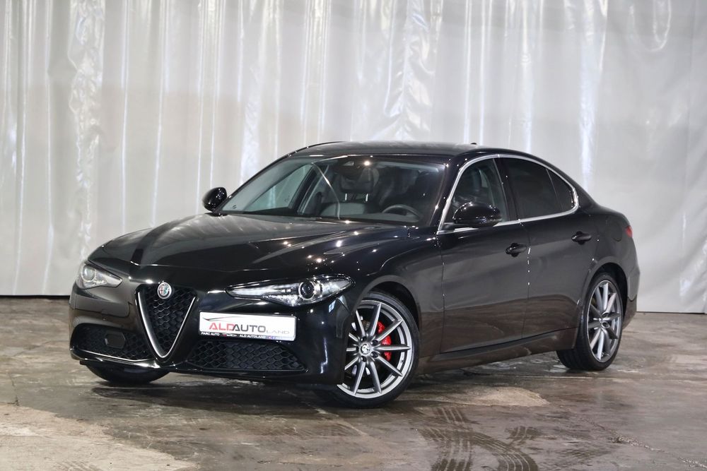 Alfa Romeo Giulia Moduri Condus * Clima * Navi * Keyless * ISOFIX * Piele