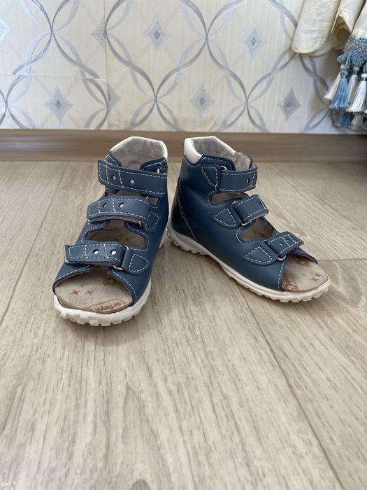 Продам ортопедический обувь детский