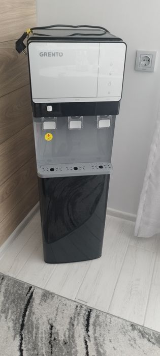 Диспенсър за вода Grento