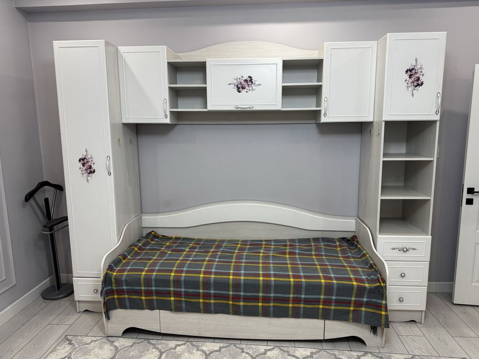 Комплект детской мебели “Аварель”