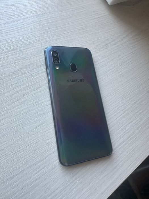 Samsung A40 64гб