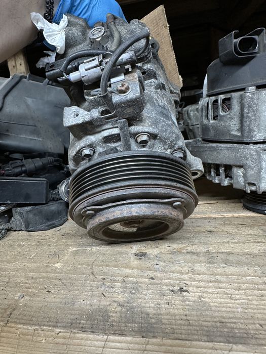 Compresor aer conditionat Bmw f10 f07 f11 f20 f21 f25 2.0d n47 184cp