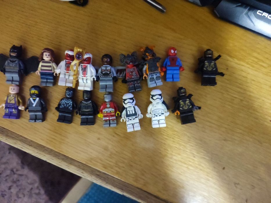 Продам Лего минифигурки