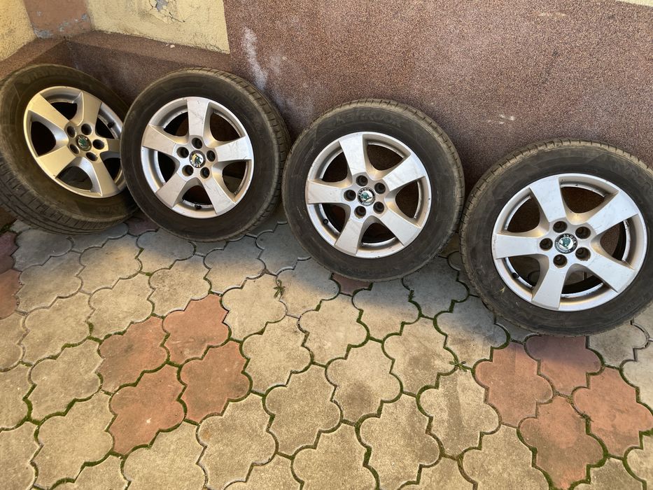Set Jante aliaj + anvelope vară r14