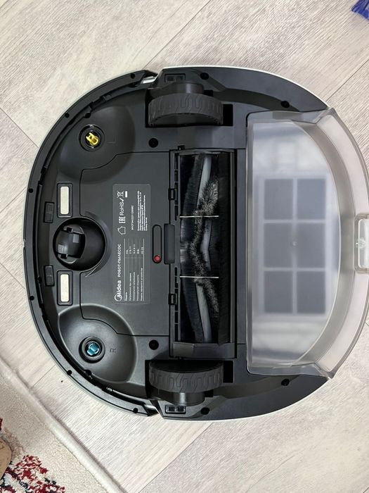 Робот пылесос Midea