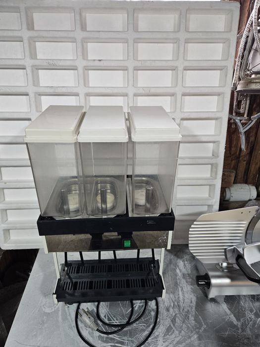 Сок и Айрян машина 3х8 литра Италиянска Перфекна