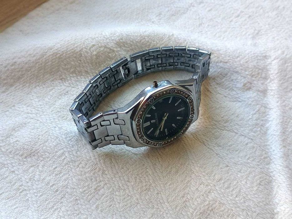 Продам часы женские Audemars Piguet