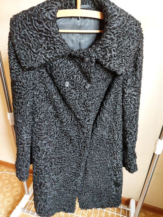 Шуба каракуль, новая.